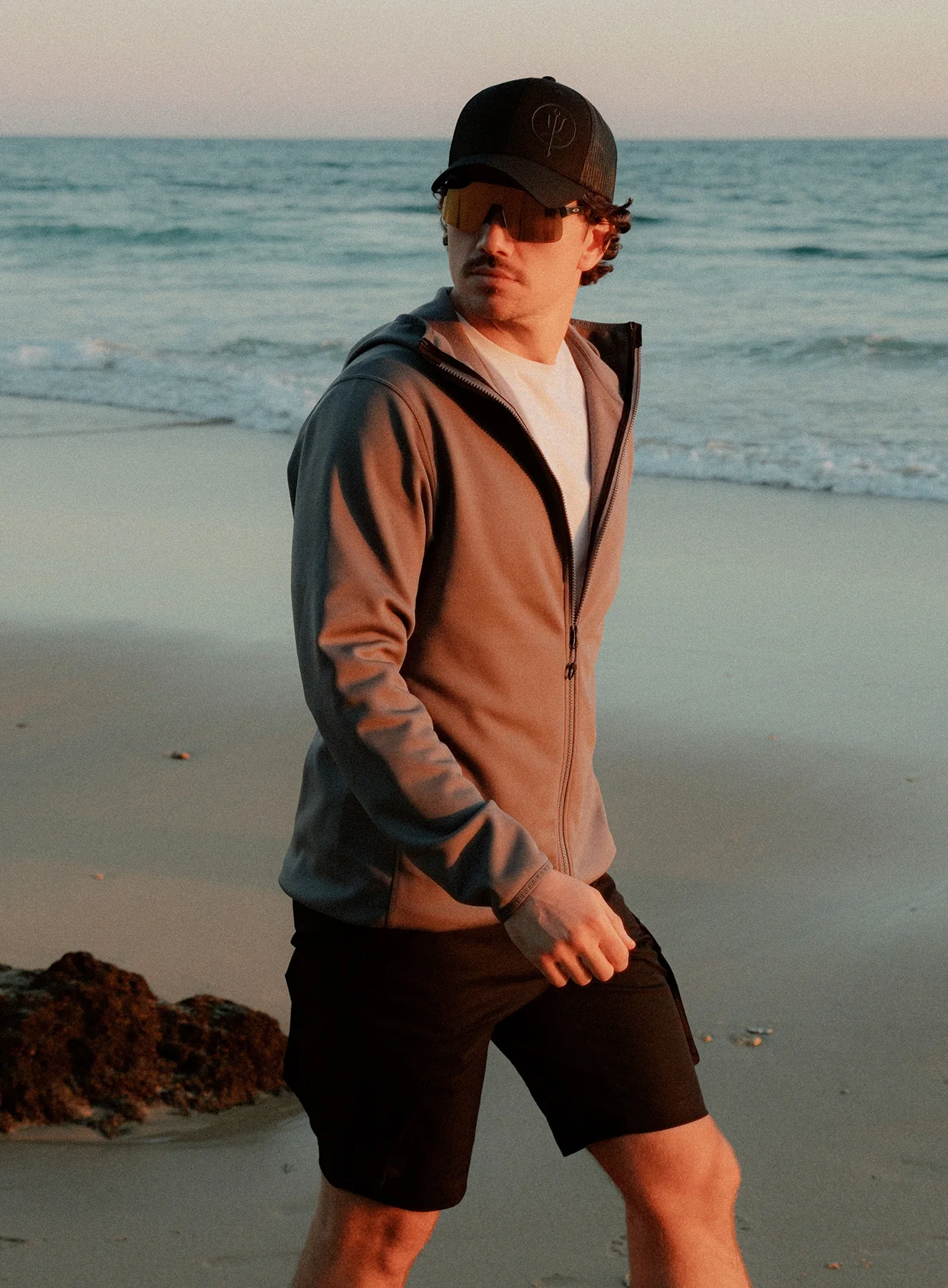 FORWARD HOODIE - Image 3