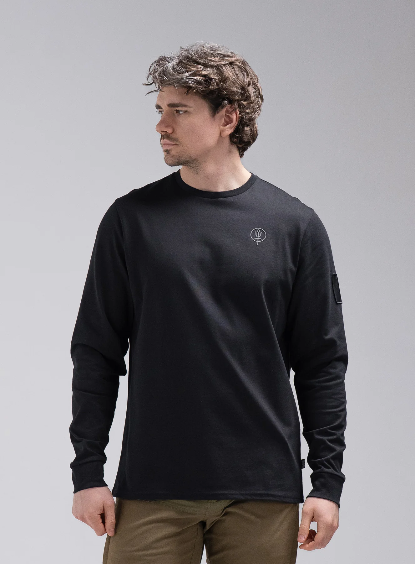 INSIGNIA LONG SLEEVE T-SHIRT