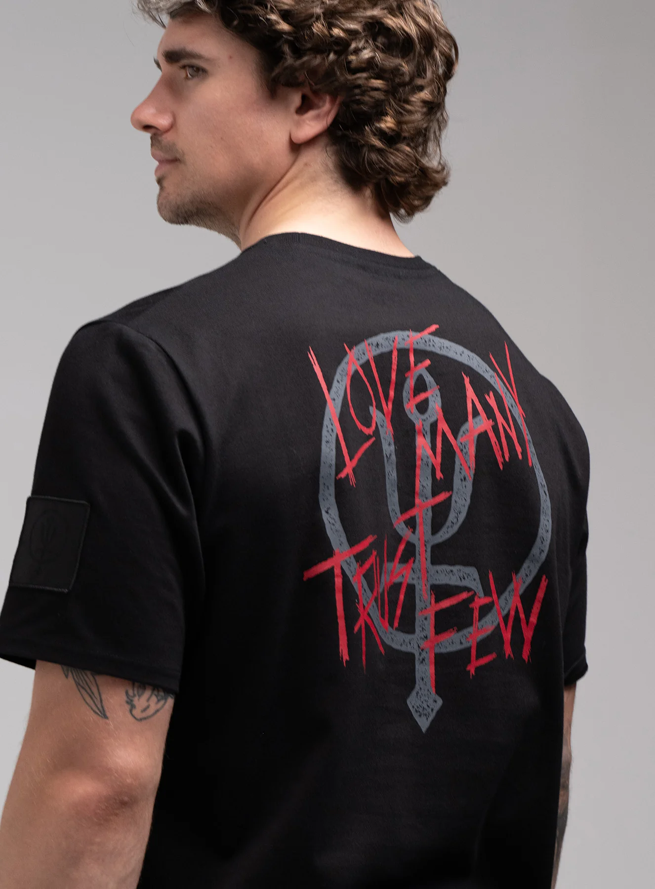 INSIGNIA T-SHIRT - LOVE MANY TRUST FEW - Image 5