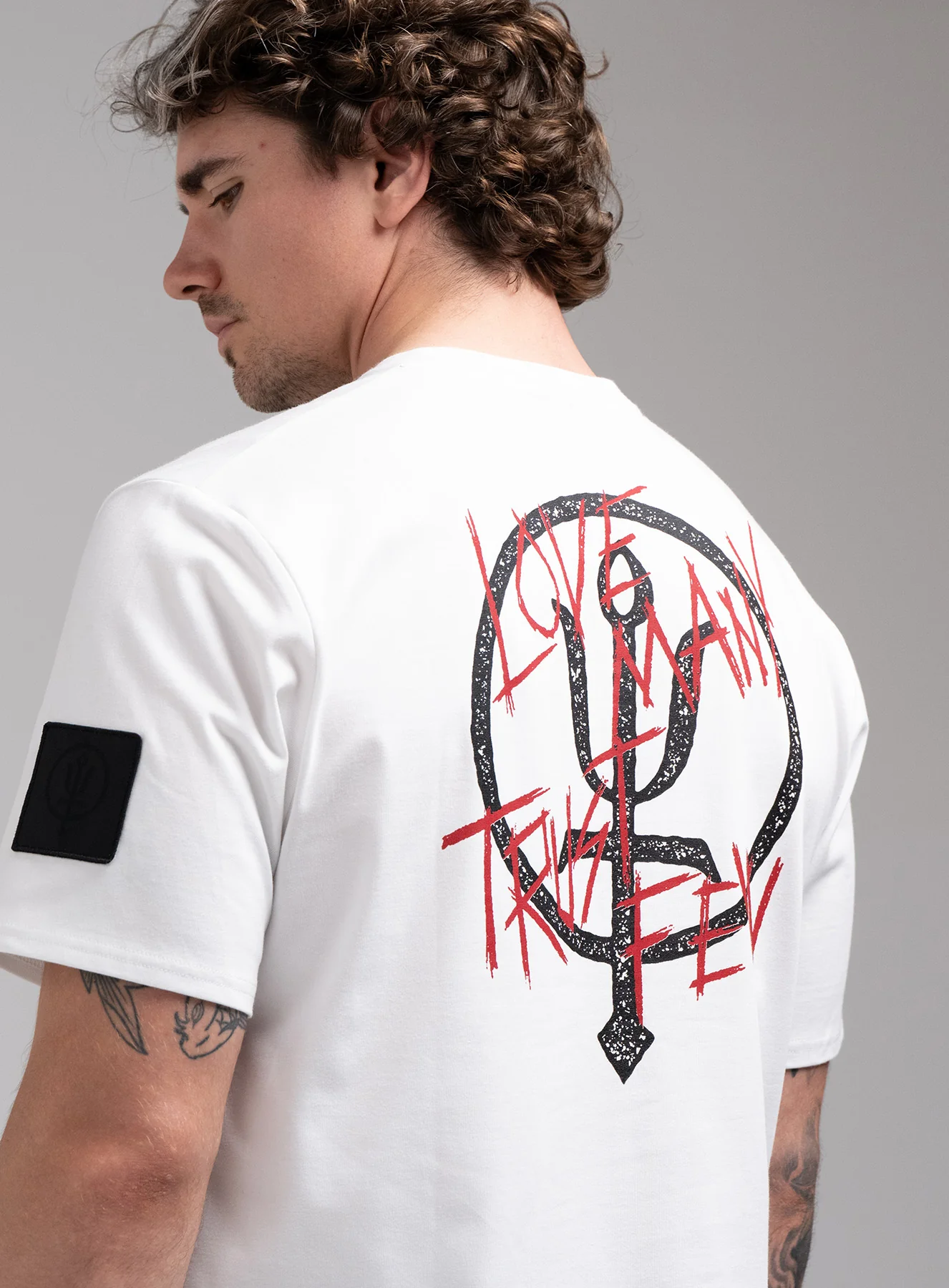 INSIGNIA T-SHIRT - LOVE MANY TRUST FEW - Image 5