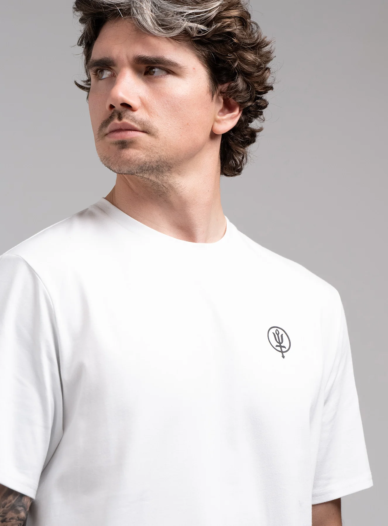 INSIGNIA T-SHIRT - LOVE MANY TRUST FEW - Image 6