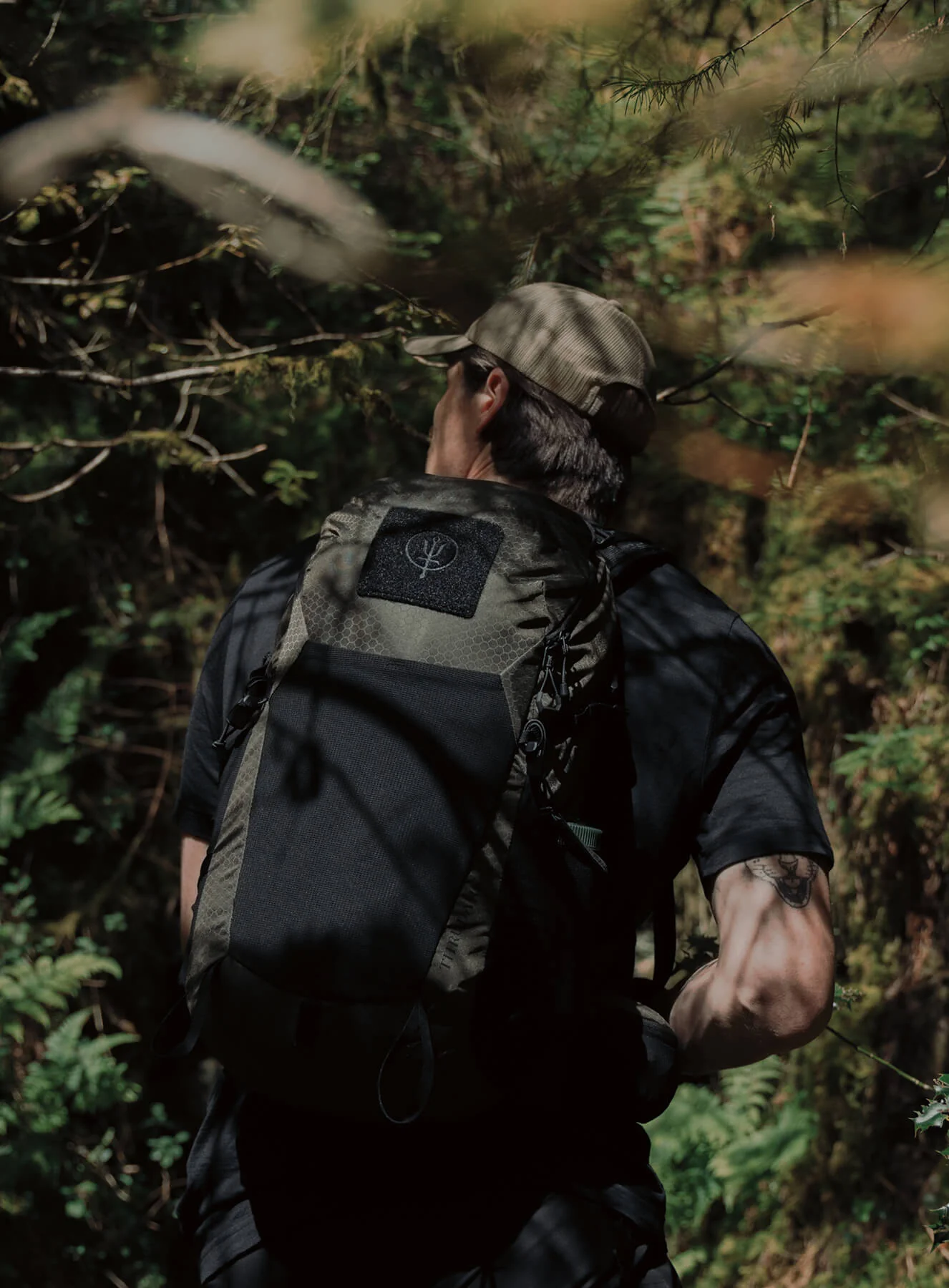 PINNACLE 28L HIKING BACKPACK - Image 2