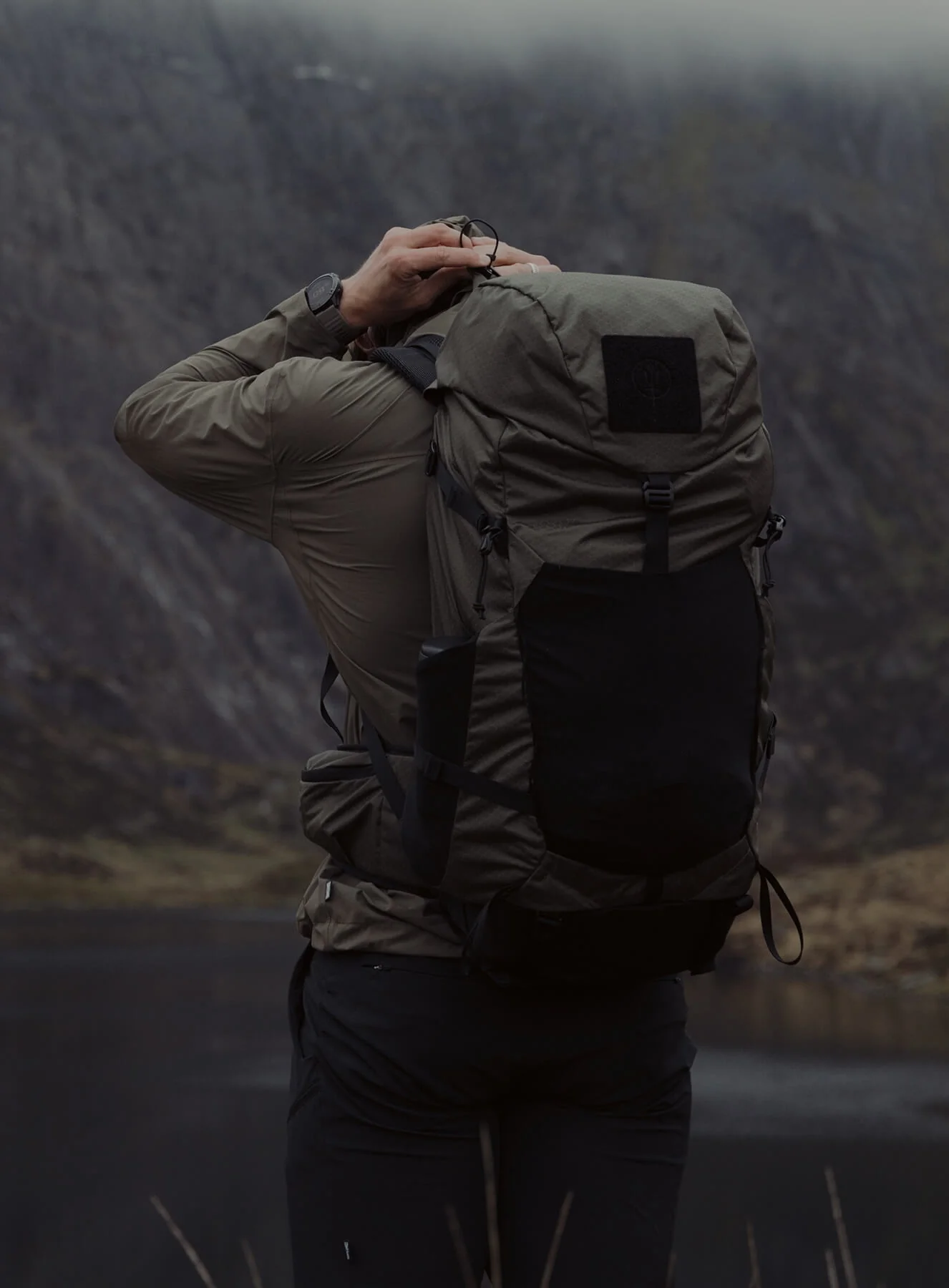PINNACLE 42L HIKING BACKPACK - Image 2